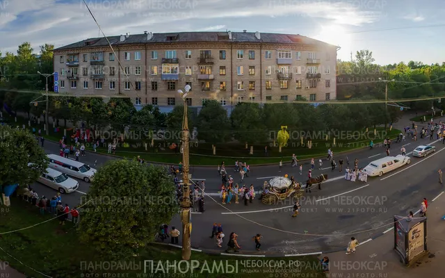 Свадебный парад на День города в Чебоксарах