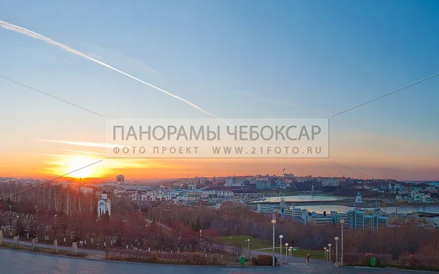 Фото панорама Чебоксарского залива на закате, вид с памятника победы