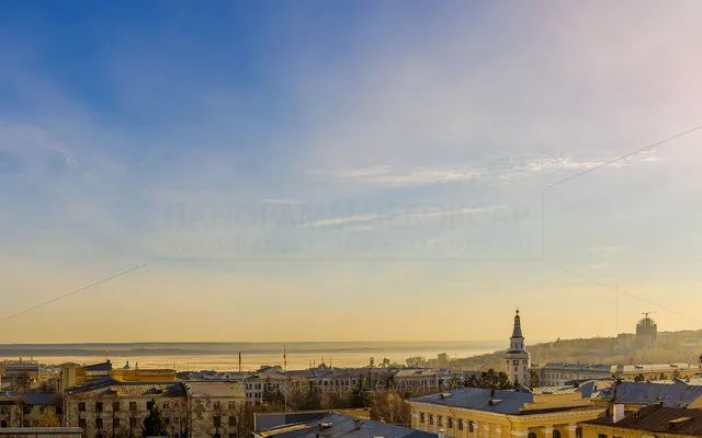 Утро в центре города весной 2013