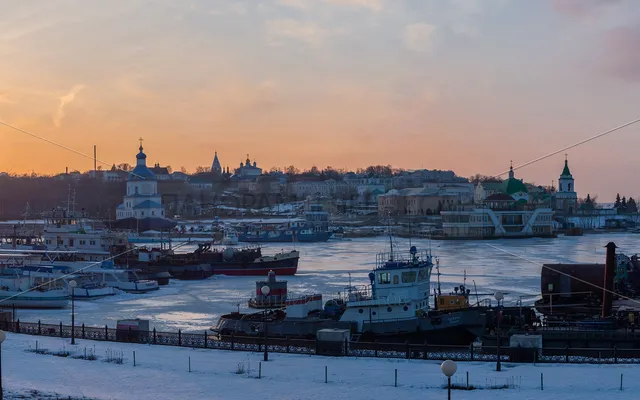 В речном порту 2016