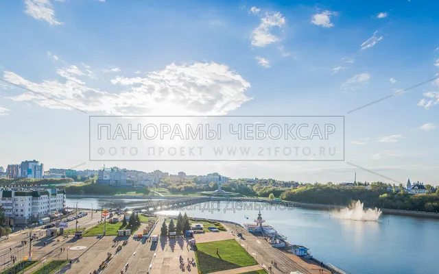 Вид на Чебоксарский залив с колеса обозрения на Красной площади летом 2016  (Версия 2)