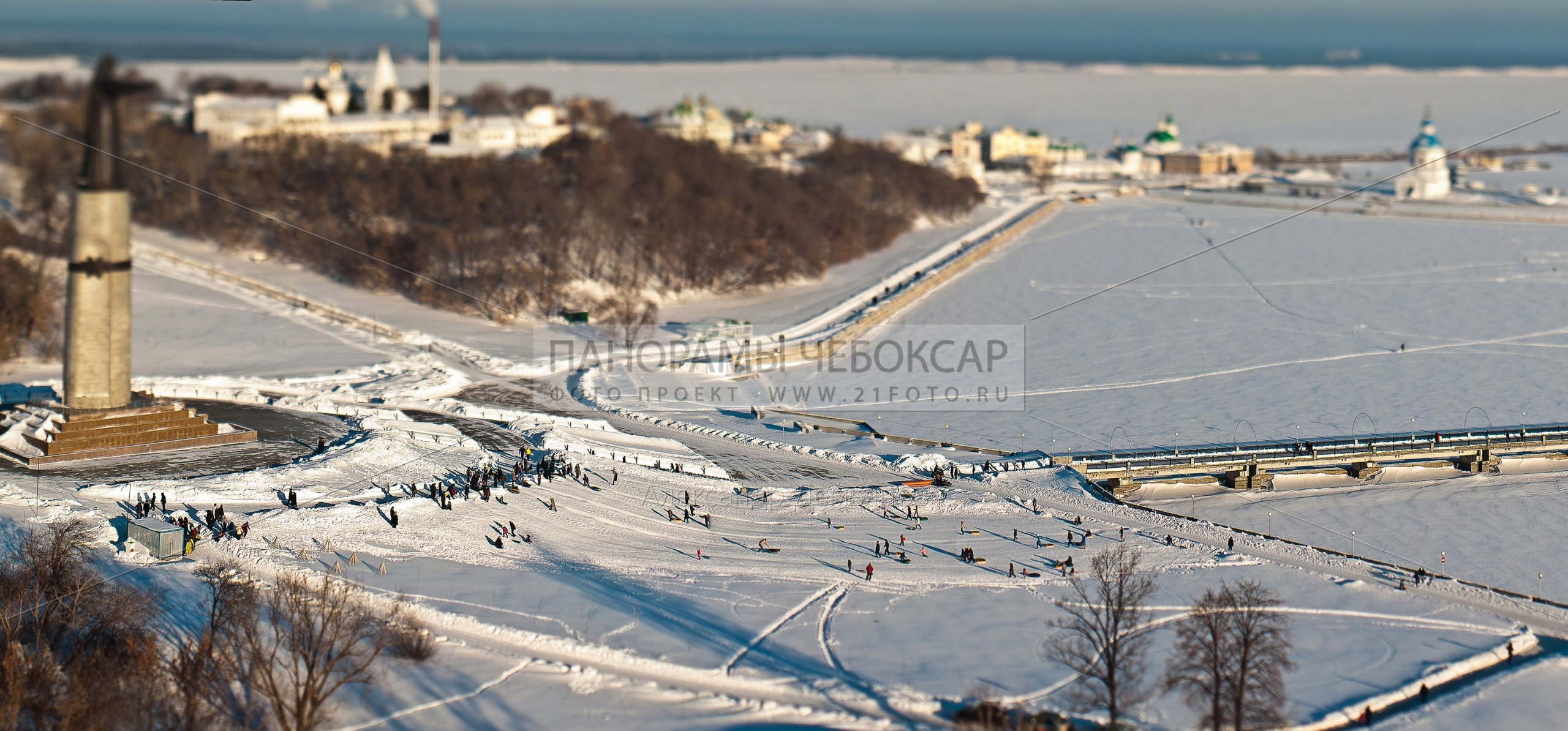 Фото-панорама Чебоксарского Залива Зимой, вид на постамент Матери