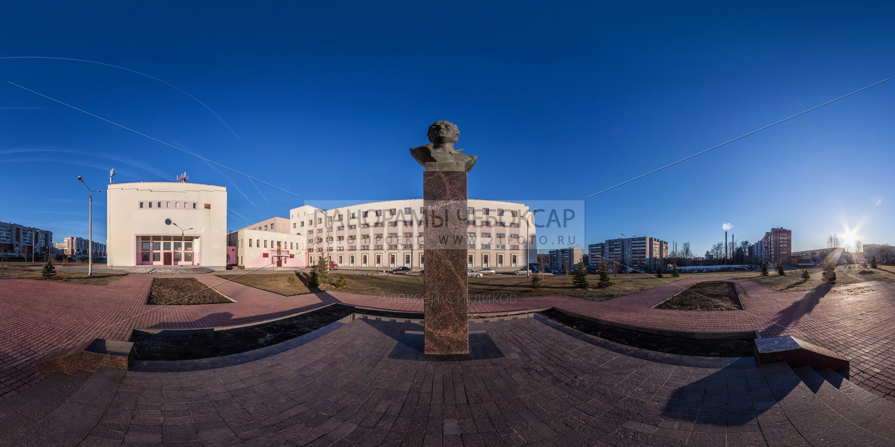 Памятник Хузангаю — кроп