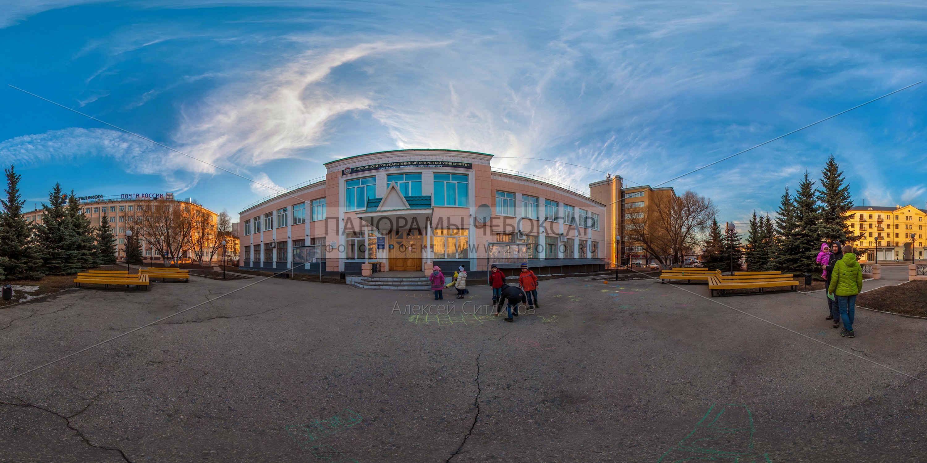 Площадка перед МГОУ Площадка перед МГОУ